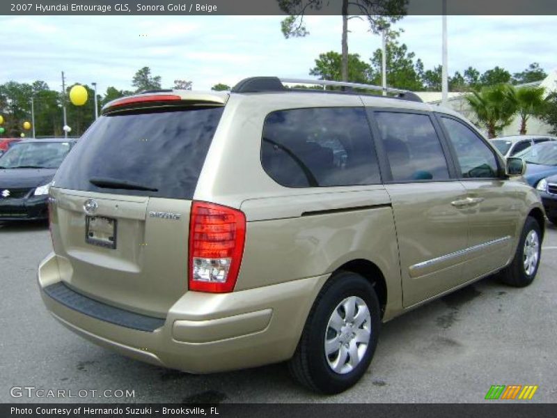 Sonora Gold / Beige 2007 Hyundai Entourage GLS