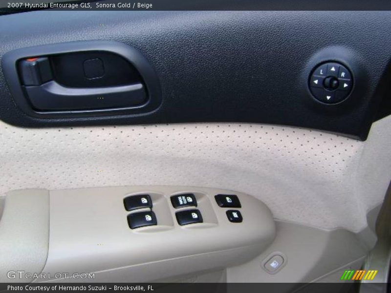 Sonora Gold / Beige 2007 Hyundai Entourage GLS