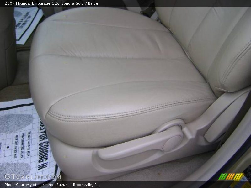 Sonora Gold / Beige 2007 Hyundai Entourage GLS