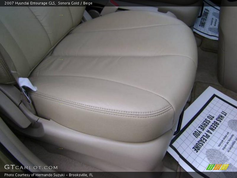 Sonora Gold / Beige 2007 Hyundai Entourage GLS
