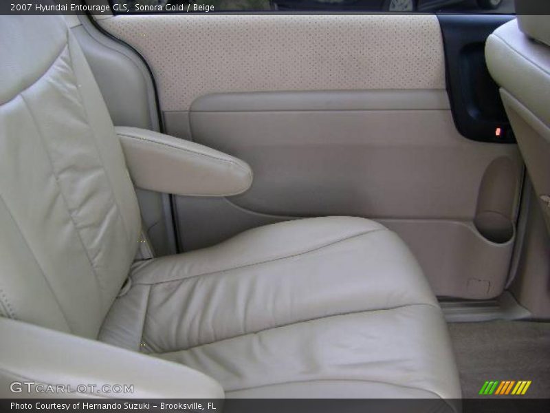 Sonora Gold / Beige 2007 Hyundai Entourage GLS