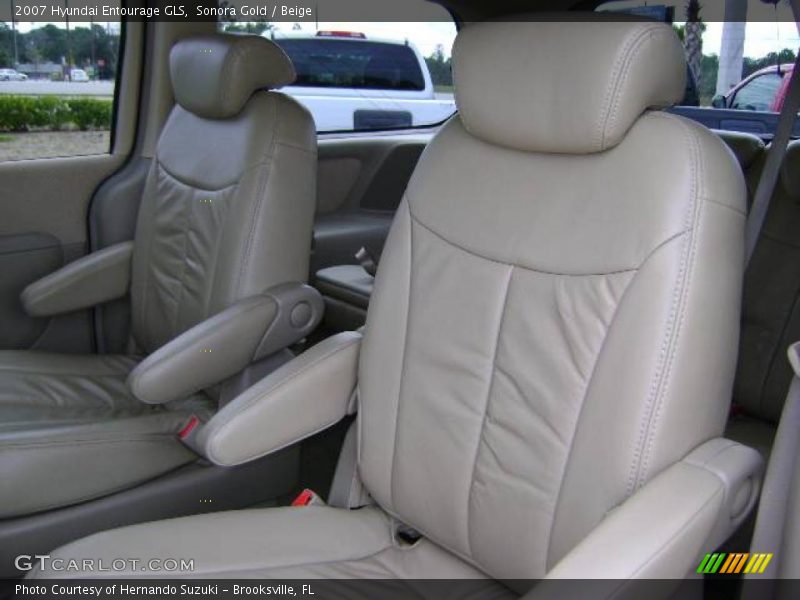 Sonora Gold / Beige 2007 Hyundai Entourage GLS