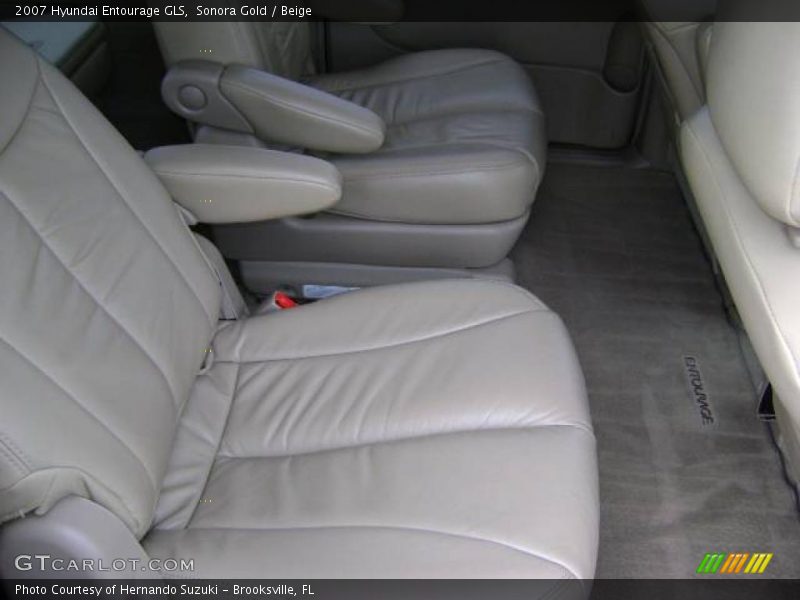 Sonora Gold / Beige 2007 Hyundai Entourage GLS