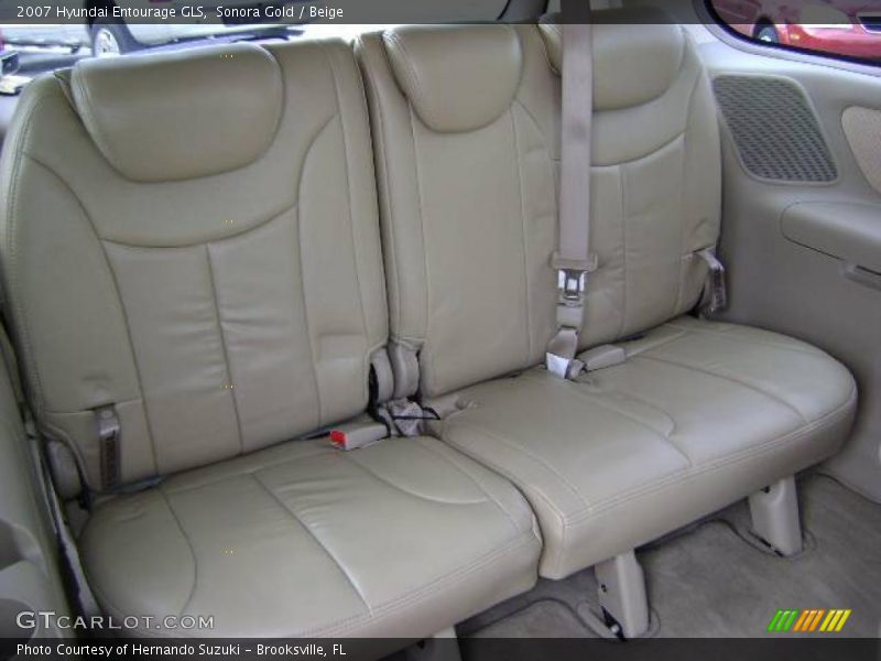 Sonora Gold / Beige 2007 Hyundai Entourage GLS