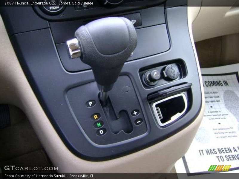 Sonora Gold / Beige 2007 Hyundai Entourage GLS