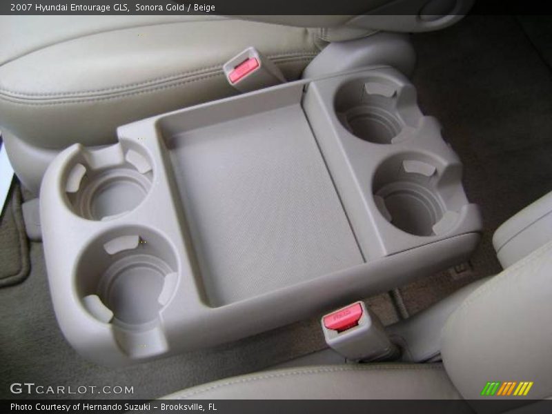 Sonora Gold / Beige 2007 Hyundai Entourage GLS