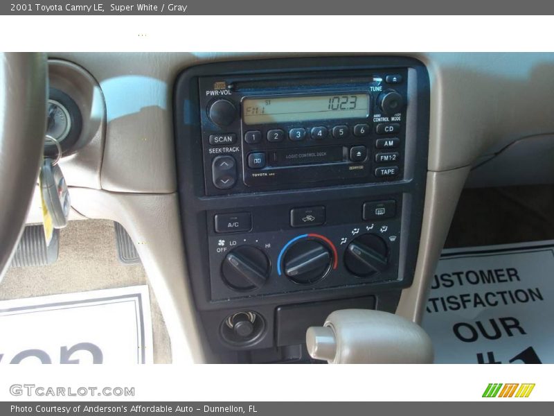 Super White / Gray 2001 Toyota Camry LE