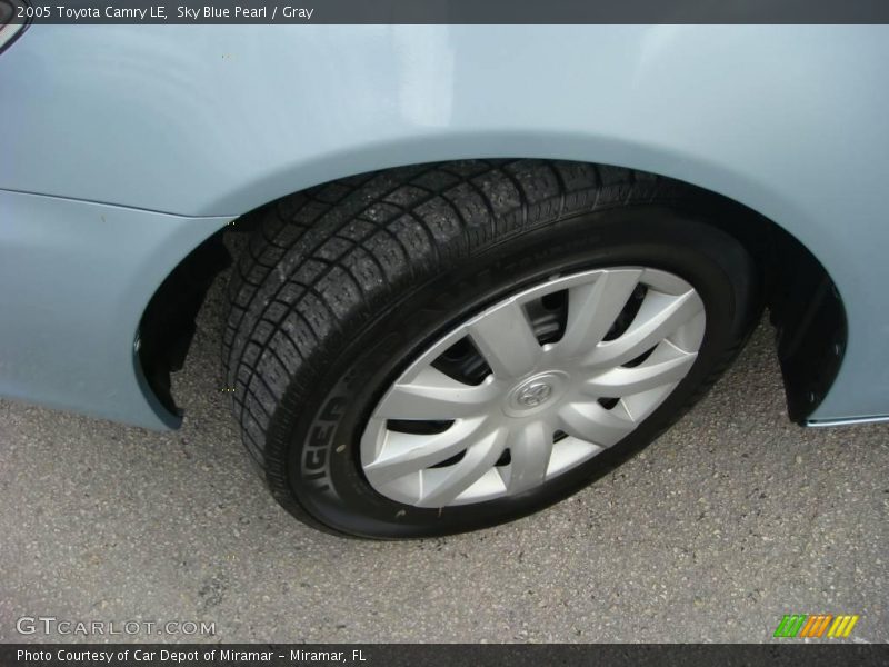 Sky Blue Pearl / Gray 2005 Toyota Camry LE