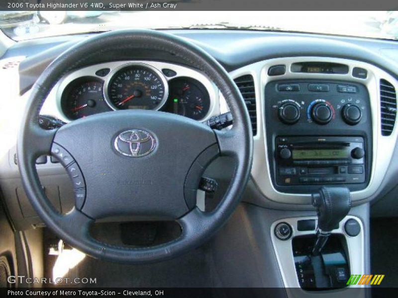 Super White / Ash Gray 2006 Toyota Highlander V6 4WD