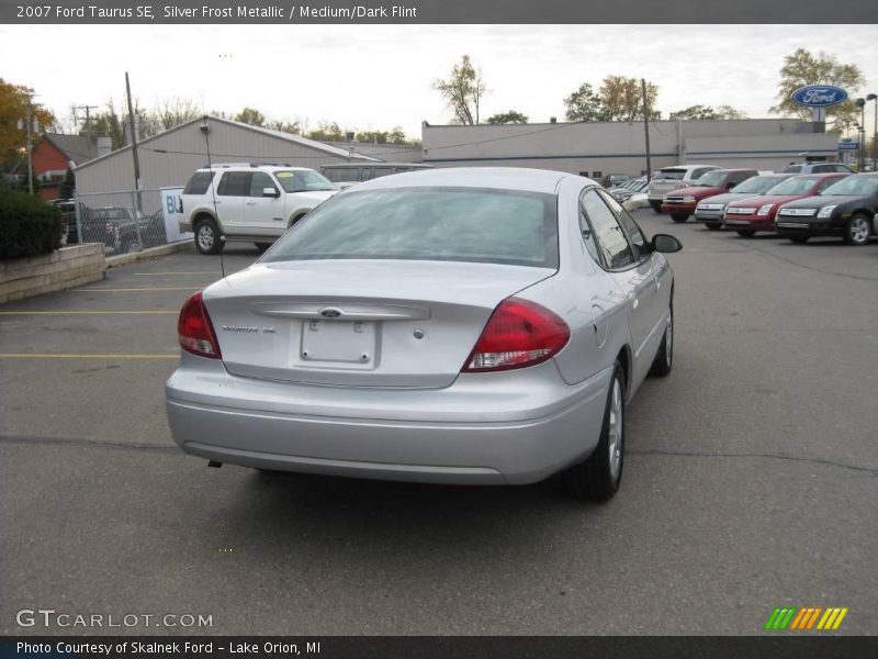 Silver Frost Metallic / Medium/Dark Flint 2007 Ford Taurus SE
