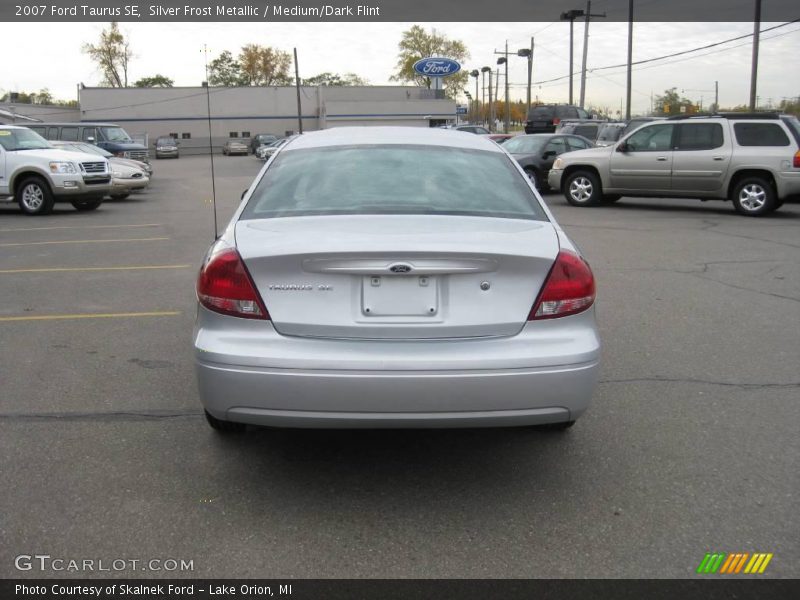 Silver Frost Metallic / Medium/Dark Flint 2007 Ford Taurus SE