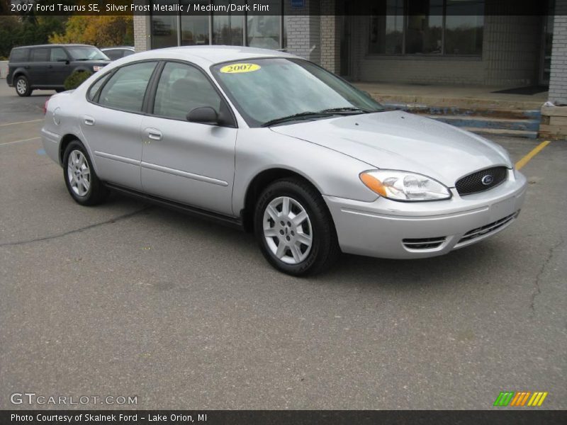 Silver Frost Metallic / Medium/Dark Flint 2007 Ford Taurus SE