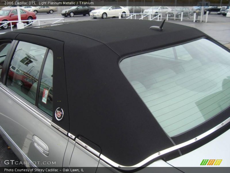 Light Platinum Metallic / Titanium 2006 Cadillac DTS