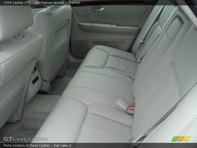 Light Platinum Metallic / Titanium 2006 Cadillac DTS