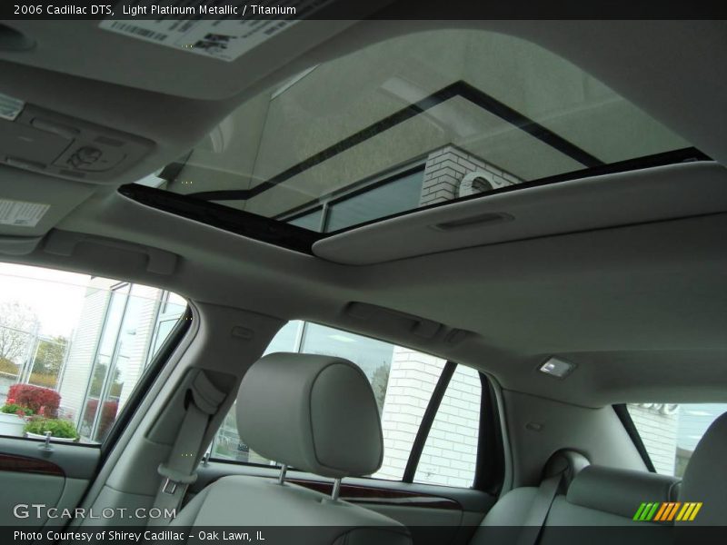 Light Platinum Metallic / Titanium 2006 Cadillac DTS