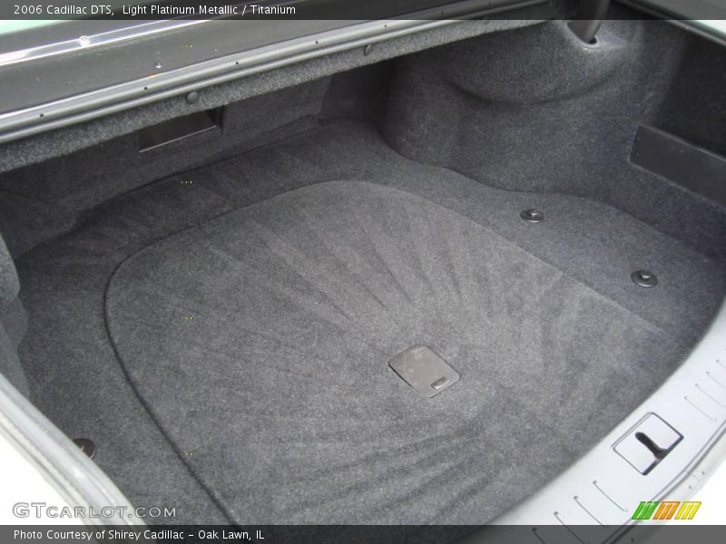 Light Platinum Metallic / Titanium 2006 Cadillac DTS