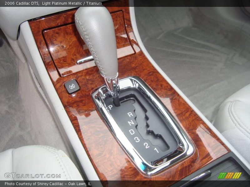 Light Platinum Metallic / Titanium 2006 Cadillac DTS