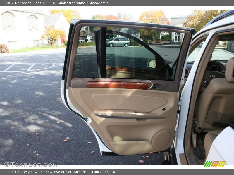 Alabaster White / Macadamia 2007 Mercedes-Benz GL 450