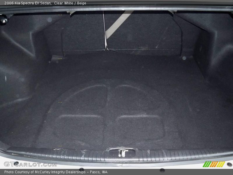 Clear White / Beige 2006 Kia Spectra EX Sedan