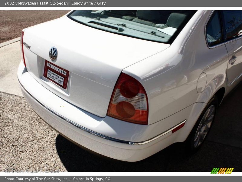 Candy White / Grey 2002 Volkswagen Passat GLS Sedan