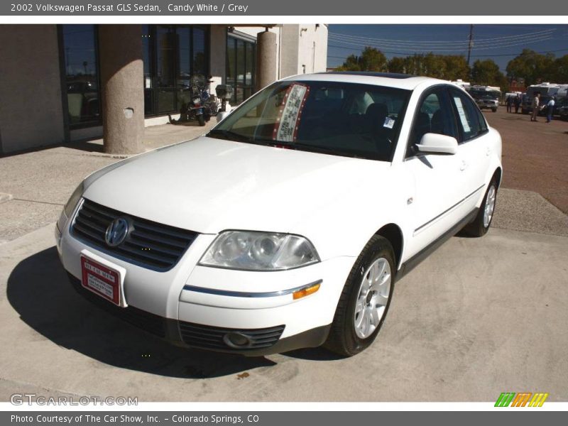 Candy White / Grey 2002 Volkswagen Passat GLS Sedan