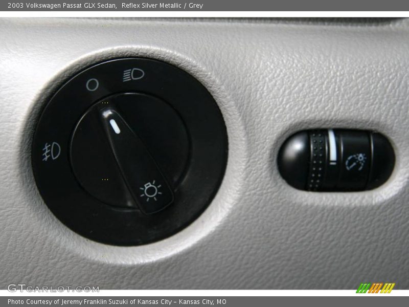 Reflex Silver Metallic / Grey 2003 Volkswagen Passat GLX Sedan
