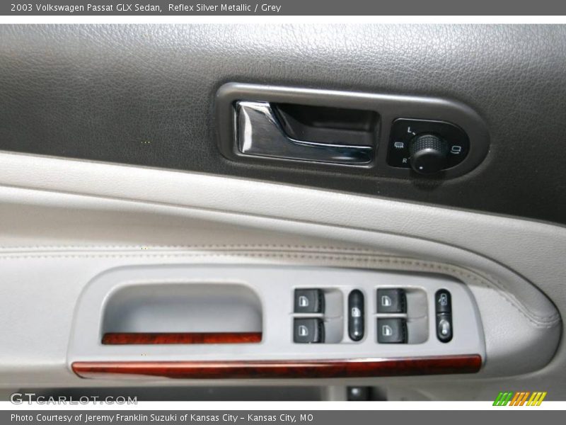 Reflex Silver Metallic / Grey 2003 Volkswagen Passat GLX Sedan