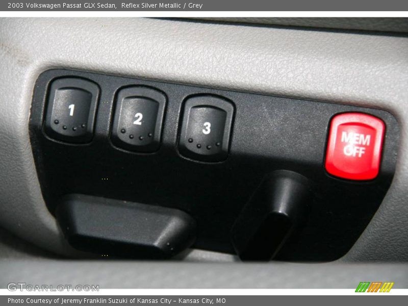 Reflex Silver Metallic / Grey 2003 Volkswagen Passat GLX Sedan