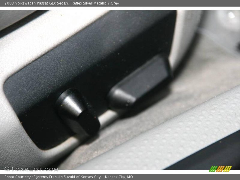 Reflex Silver Metallic / Grey 2003 Volkswagen Passat GLX Sedan
