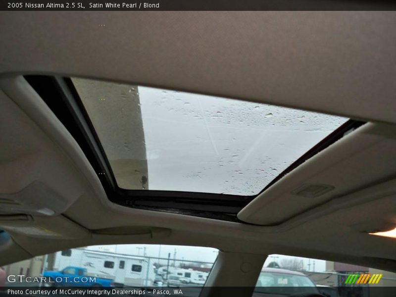 Satin White Pearl / Blond 2005 Nissan Altima 2.5 SL