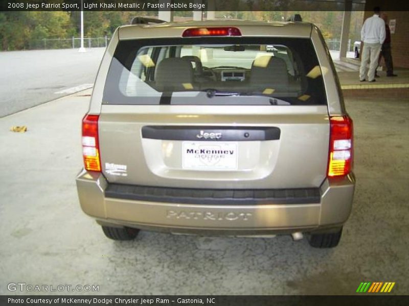 Light Khaki Metallic / Pastel Pebble Beige 2008 Jeep Patriot Sport