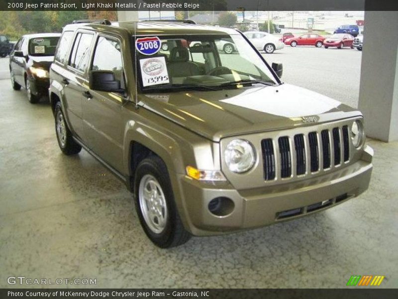 Light Khaki Metallic / Pastel Pebble Beige 2008 Jeep Patriot Sport