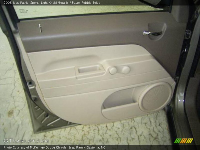 Light Khaki Metallic / Pastel Pebble Beige 2008 Jeep Patriot Sport