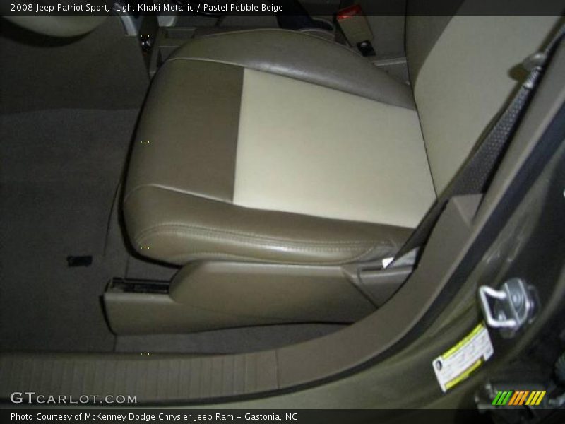 Light Khaki Metallic / Pastel Pebble Beige 2008 Jeep Patriot Sport