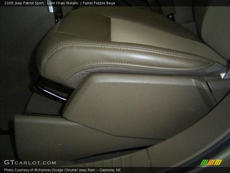 Light Khaki Metallic / Pastel Pebble Beige 2008 Jeep Patriot Sport