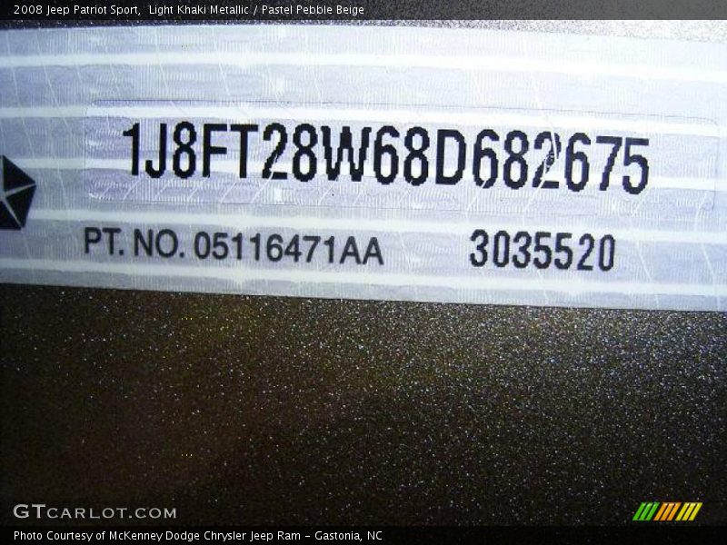 Light Khaki Metallic / Pastel Pebble Beige 2008 Jeep Patriot Sport