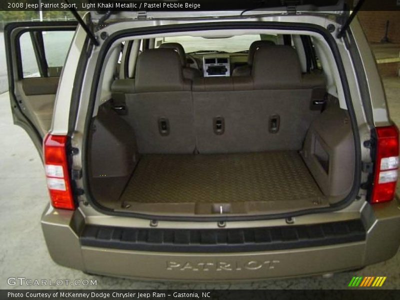 Light Khaki Metallic / Pastel Pebble Beige 2008 Jeep Patriot Sport