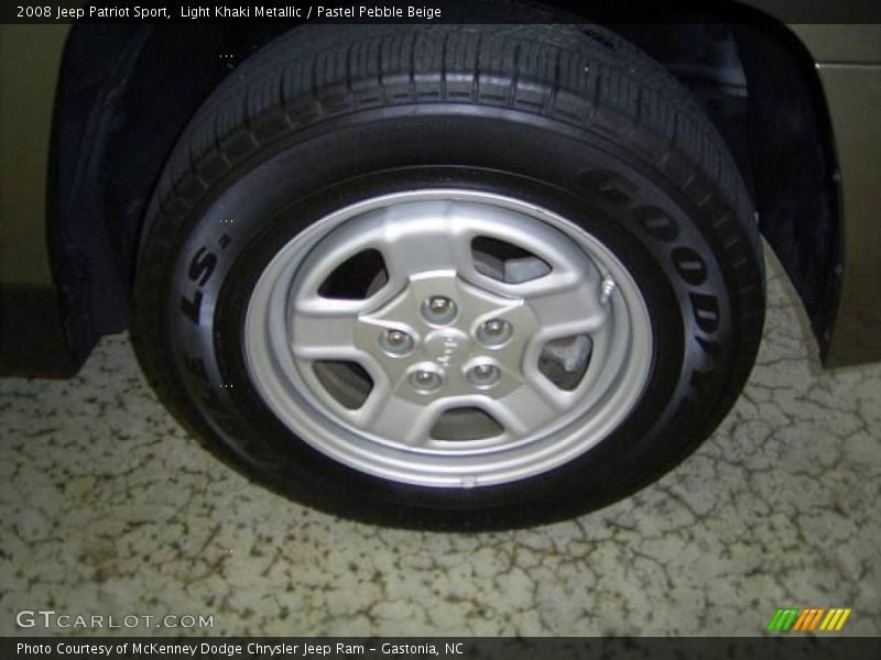 Light Khaki Metallic / Pastel Pebble Beige 2008 Jeep Patriot Sport