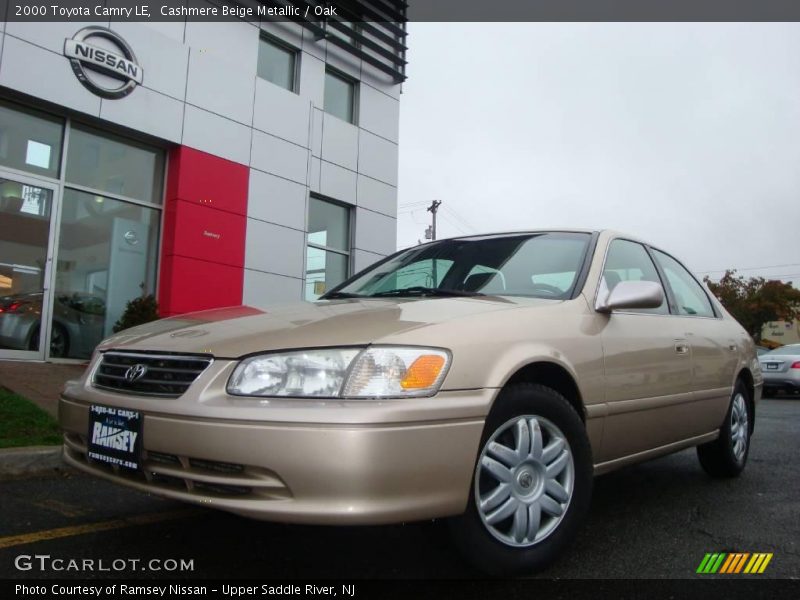 Cashmere Beige Metallic / Oak 2000 Toyota Camry LE