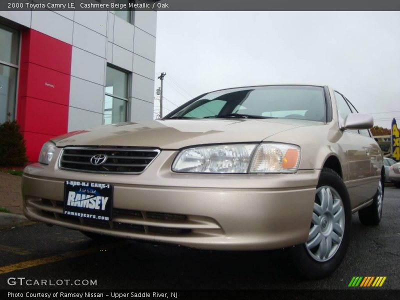 Cashmere Beige Metallic / Oak 2000 Toyota Camry LE