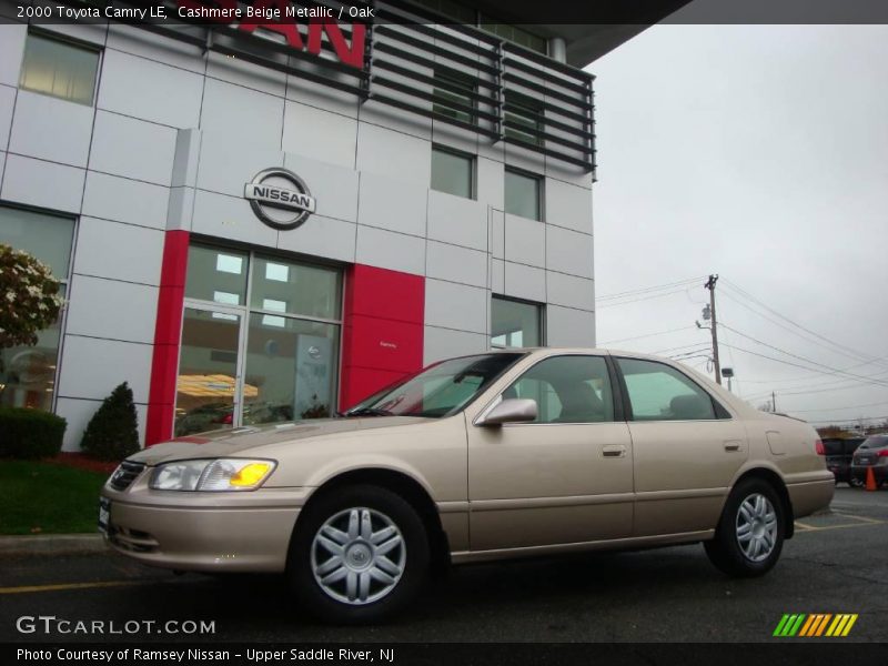 Cashmere Beige Metallic / Oak 2000 Toyota Camry LE