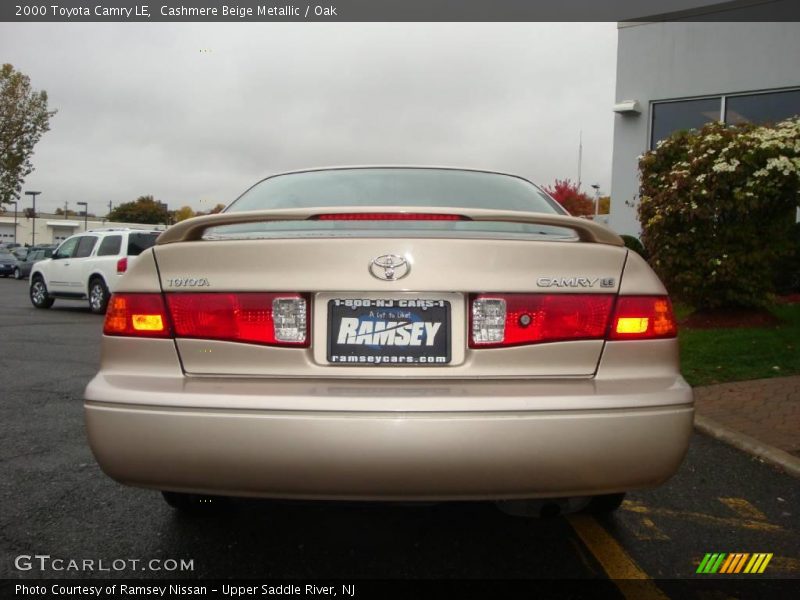 Cashmere Beige Metallic / Oak 2000 Toyota Camry LE