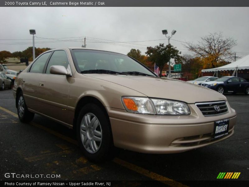 Cashmere Beige Metallic / Oak 2000 Toyota Camry LE