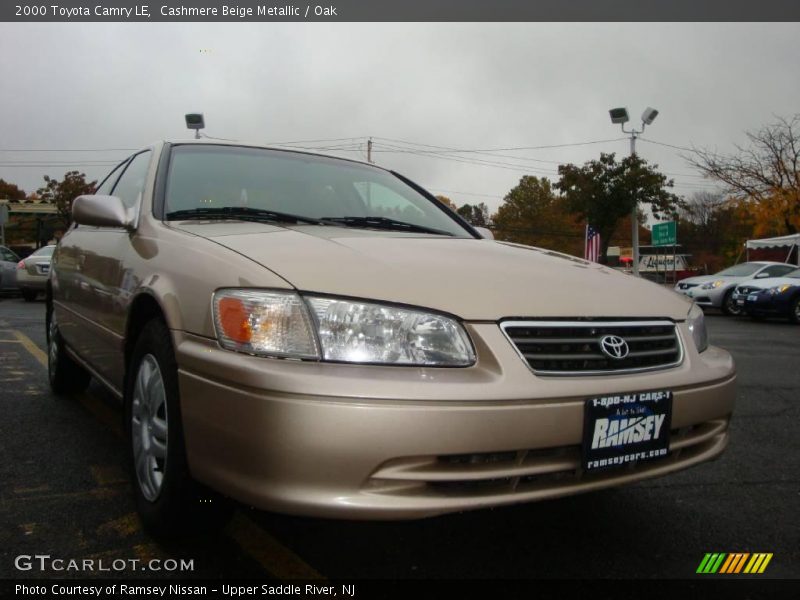 Cashmere Beige Metallic / Oak 2000 Toyota Camry LE