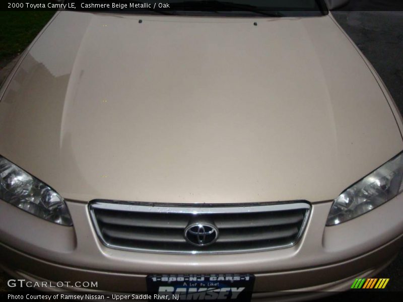 Cashmere Beige Metallic / Oak 2000 Toyota Camry LE