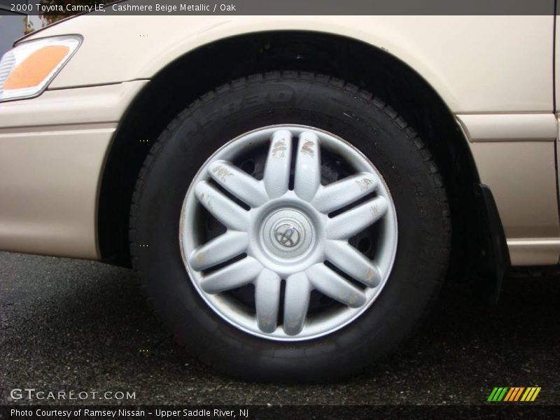 Cashmere Beige Metallic / Oak 2000 Toyota Camry LE