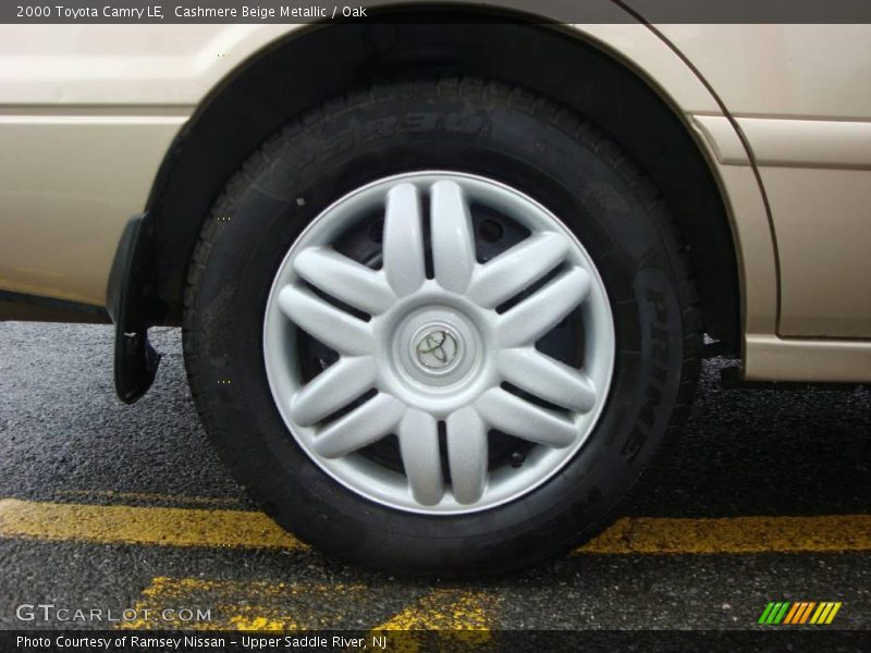 Cashmere Beige Metallic / Oak 2000 Toyota Camry LE