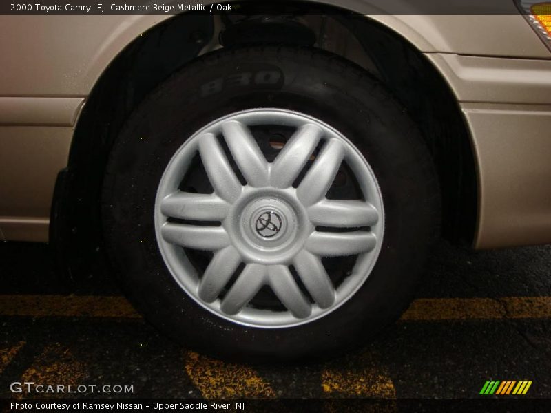 Cashmere Beige Metallic / Oak 2000 Toyota Camry LE