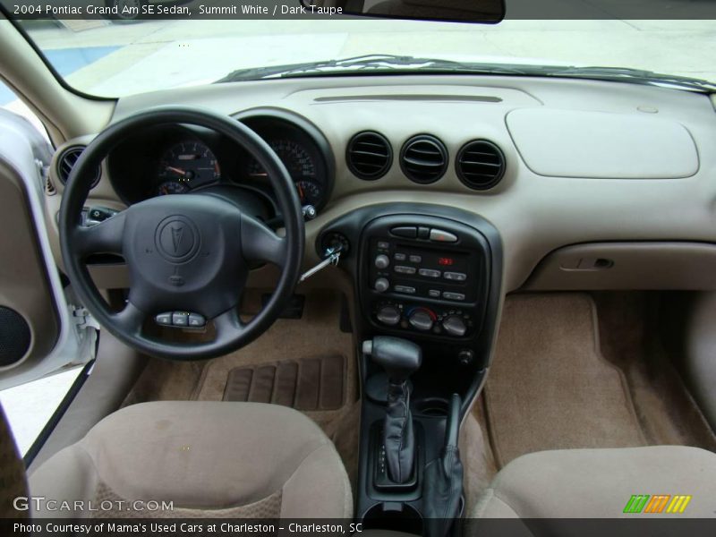 Summit White / Dark Taupe 2004 Pontiac Grand Am SE Sedan