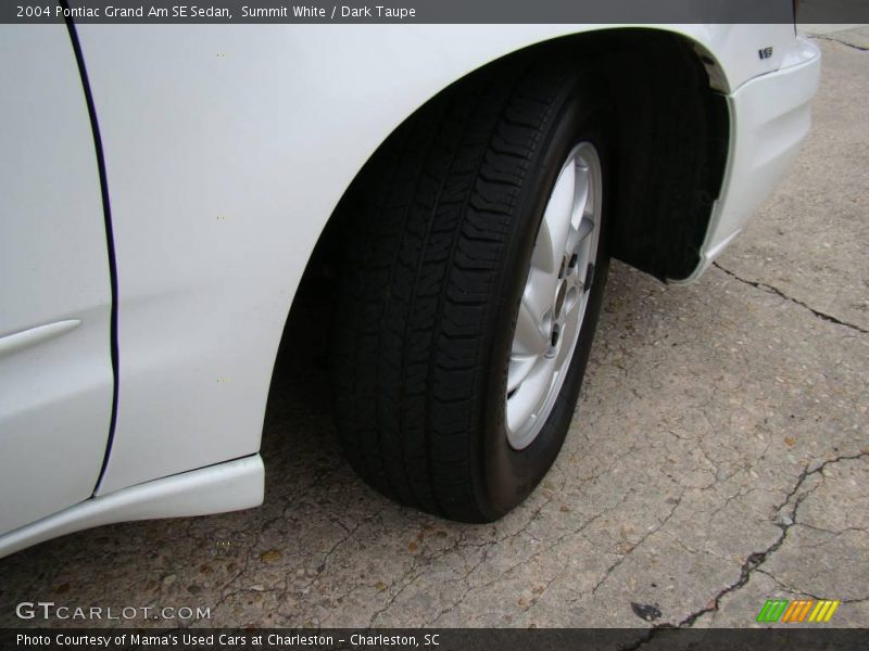 Summit White / Dark Taupe 2004 Pontiac Grand Am SE Sedan